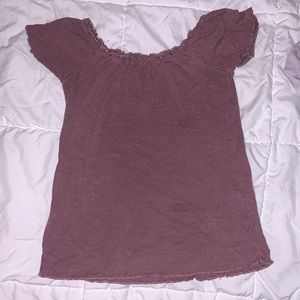 Mauve blouse w/ ruffled detailing on the sleeves